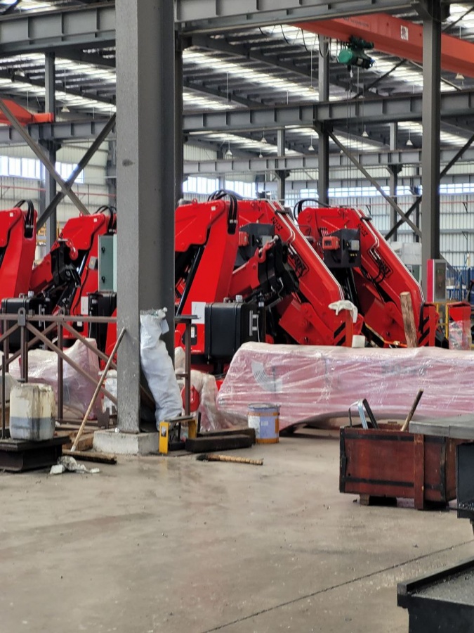 Завод по изготовлению КМУ BOB-LIFT: взгляд изнутри.